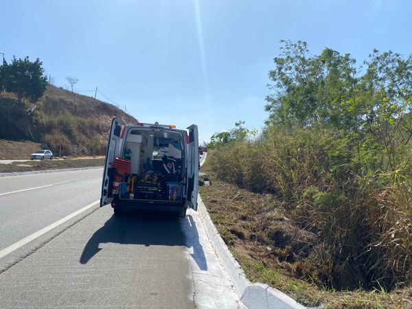 ESTV 2ª Edição, Após ser atingido em acidente semáforo de Guarapari causa  confusão no trânsito