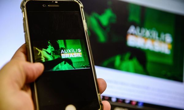 Beneficiários do Auxílio Brasil que estão em revisão cadastral têm até 14 de outubro para atualizar dados
