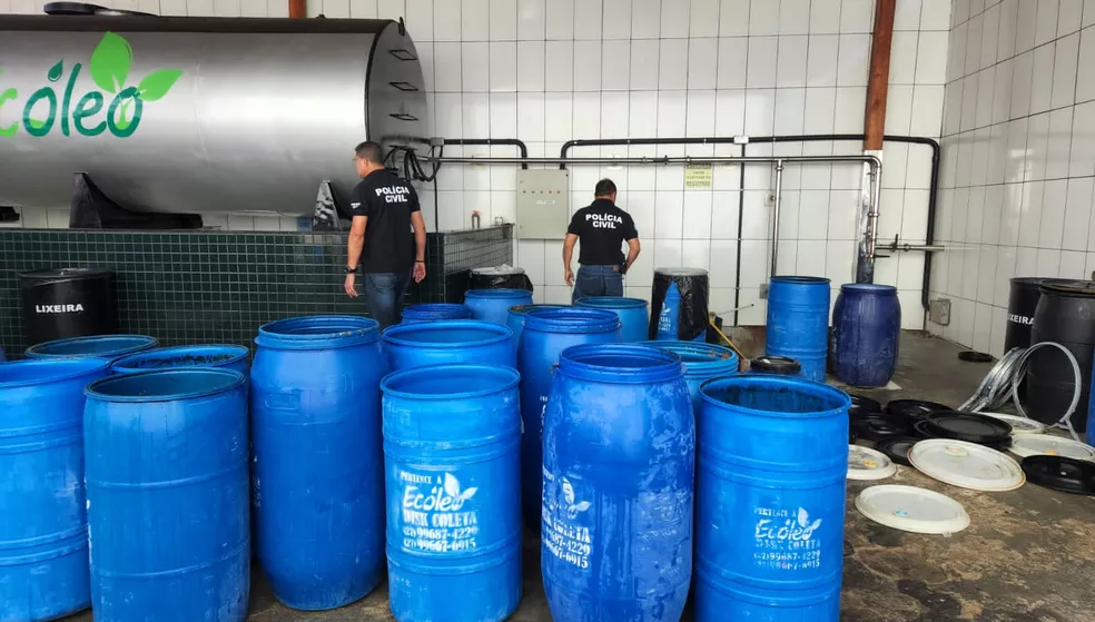 Empresa alvo de operação da Polícia Civil também fazia sabão caseiro com o óleo e limpava os tanques de óleo com o sabão, o que gera um impacto no meio ambiente