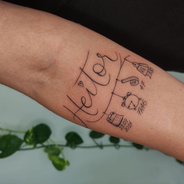 Tatuagem com informações do nascimento do filho