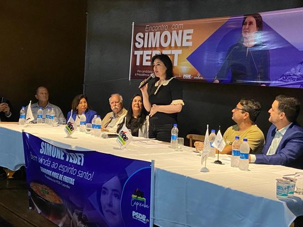 Pré-candidata à Presidência da República Simone Tebet discursa em Vitória