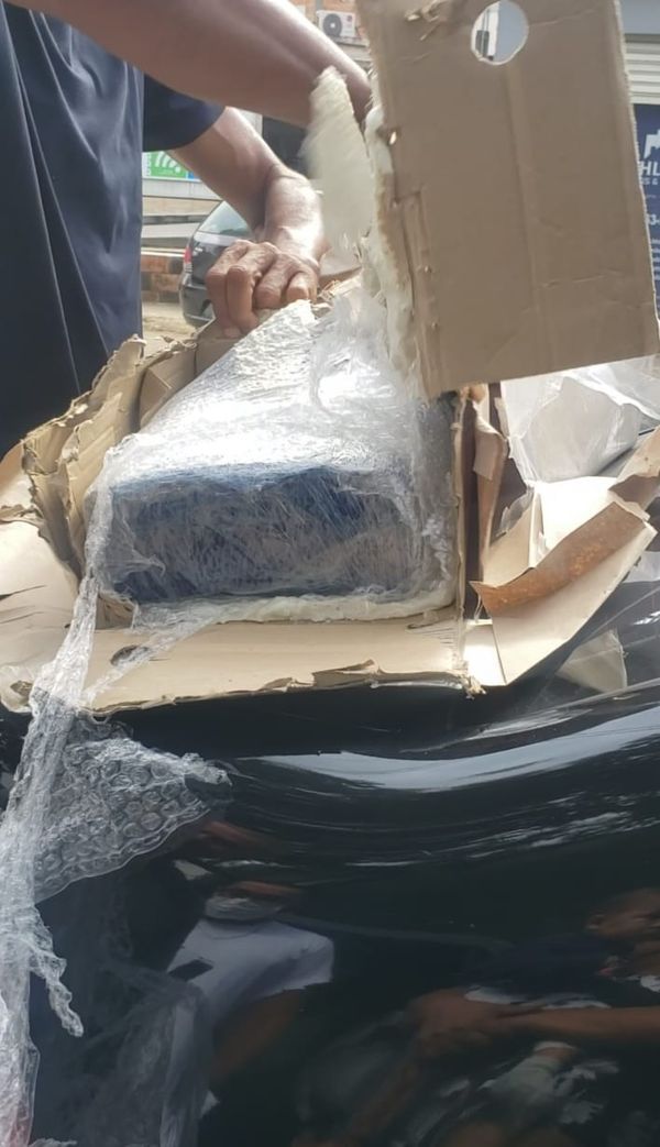 Mulheres são presas após receberem maconha pelos Correios, no ES por Divulgação | Polícia Federal