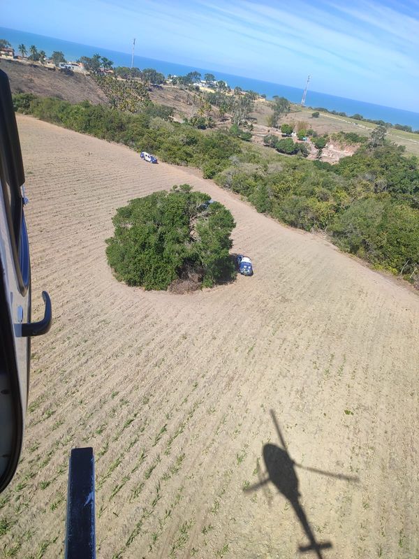 Helicóptero do Notaer ajudou PM na busca a suspeito em Marataízes  por Divulgação/ Notaer 