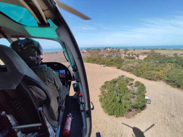 Helicóptero do Notaer ajudou PM na busca a suspeito em Marataízes  por Divulgação/ Notaer 