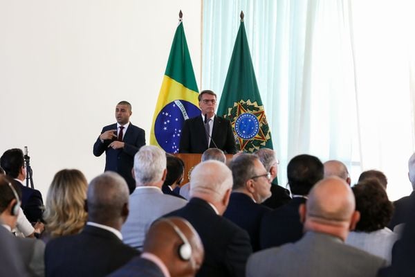 Presidente Jair Bolsonaro, em encontro com chefes diplomáticos no Palácio Alvorada