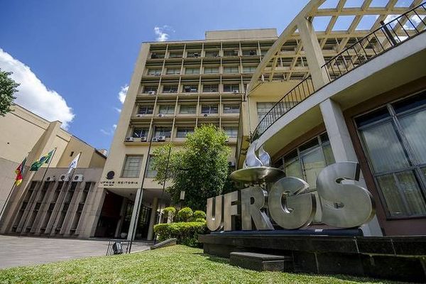 Prédio da reitoria da UFRGS (Universidade Federal do Rio Grande do Sul), em Porto Alegre.
