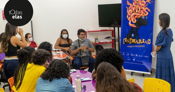 Alunas fazem curso para combater violência de gênero