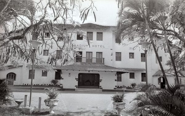 Radium Hotel era local de luxo, cassino e muito lazer. Mas após fechado ficou bastante tempo abandonado. Agora, vai ser reformado para comportar espaço para ensino técnico