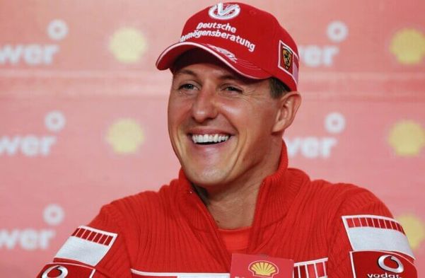 Schumacher sofreu acidente grave esquiando e ficou em coma induzido por seis meses