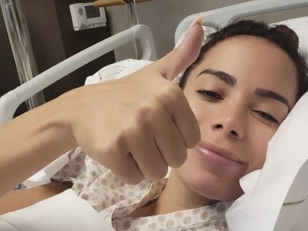 Anitta se recupera após cirurgia para tratar endometriose