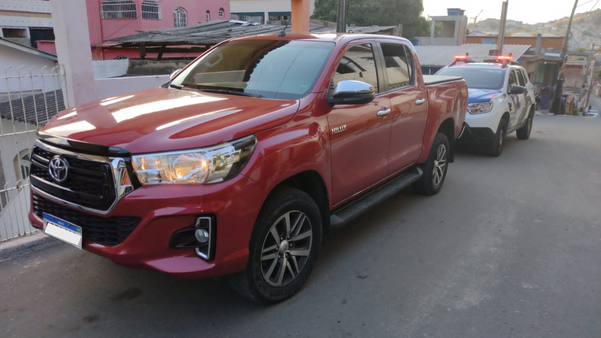 Veículo modelo Toyota/Hilux roubado de mulher em Campo Grande, Cariacica