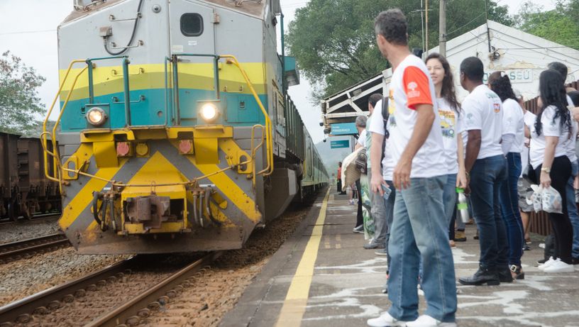 O Oriundi promove um domingo diferente com um passeio de trem na Estrada de Ferro Vitória-Minas, de João Neiva (ES) até Governador Valadares (MG).