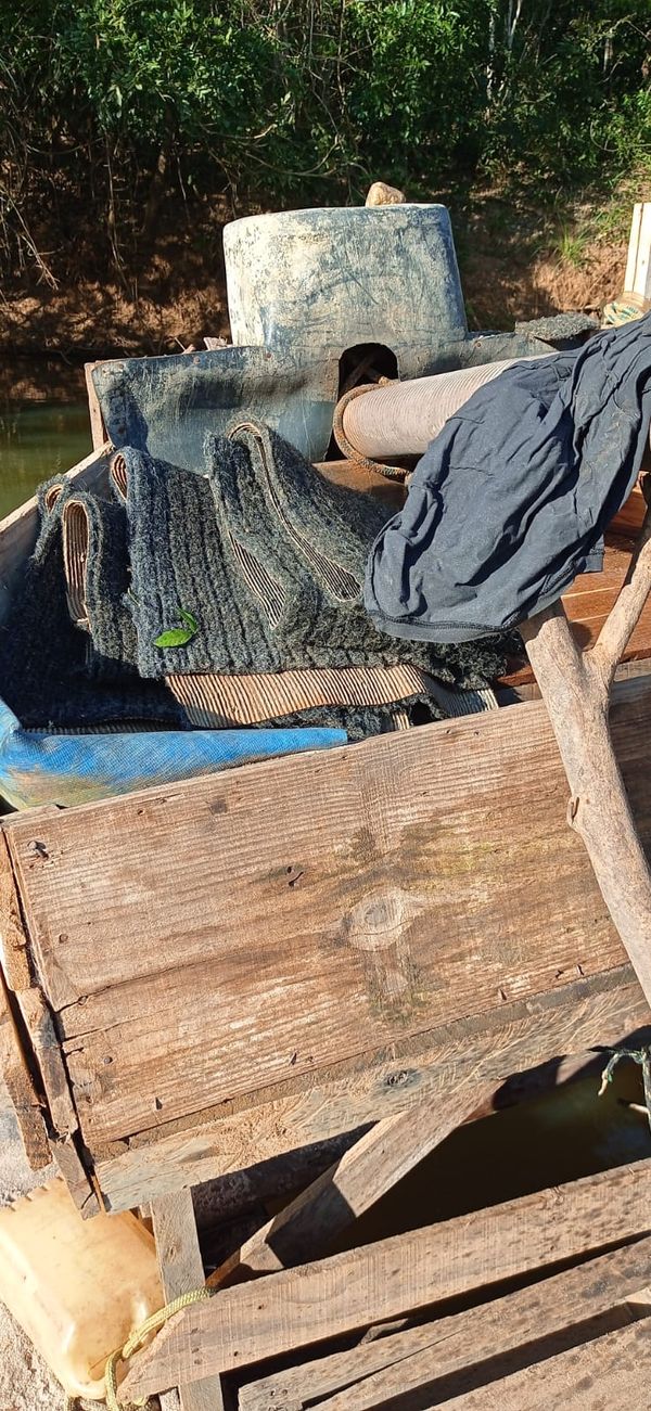 Durante a ação, os policiais apreenderam materiais usados pra extração por Divulgação \ 3° BPMES