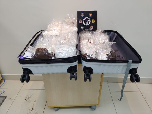 Presa em Aeroporto de Vitória tentando levar droga para Moçambique por Divulgação | Polícia Federal