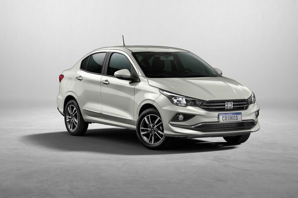 Fiat Cronos agora tem motor Firefly 1.0 e opção de câmbio CVT