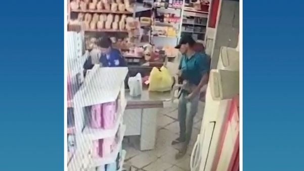 Bandido rende funcionária e assalta supermercado em Colatina