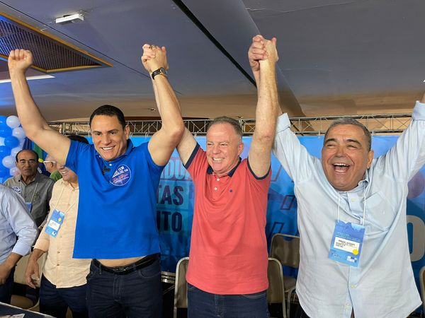 Convenção do PP aprovou apoio à candidatura de Casagrande (PSB). Na foto, Da Vitória (PP) e Marcus Vicente (PP)