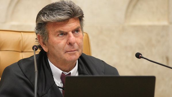 Luiz Fux elogia sistema eleitoral brasileiro e ministros que comandam o TSE, em meio ataques do presidente Jair Bolsonaro
