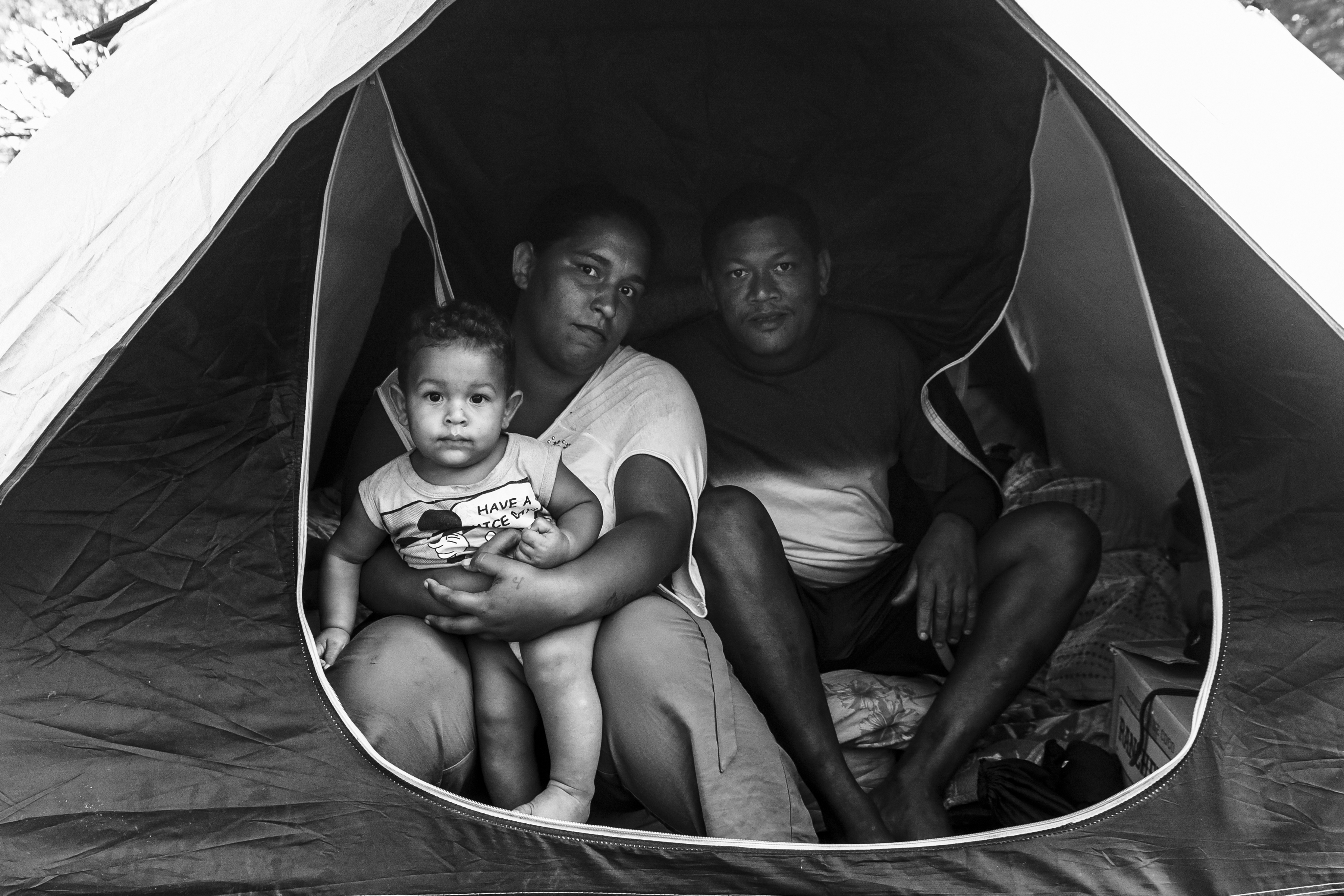 Famílias da Ocupação Chico Prego acampadas em frente à Prefeitura de Vitória.