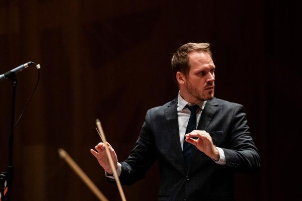 Tobias Volkmann vai reger a Orquestra Filarmônia do Espírito Santo pela primeira vez