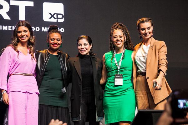 Helena Masullo, Adriana, Gkay, Ana Melo e Natália em evento da XP sobre empreendedorismo feminino