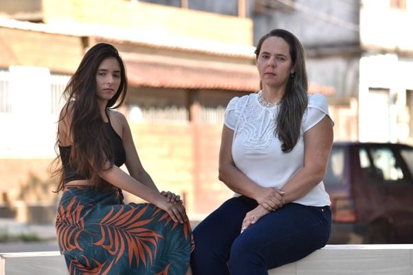 Bruna Nalesso; 38 anos foi vítima de violência doméstica e hoje conta com a ajuda da filha Brida Nalesso Madureira, 16 anos na luta pelo direito das mulheres.