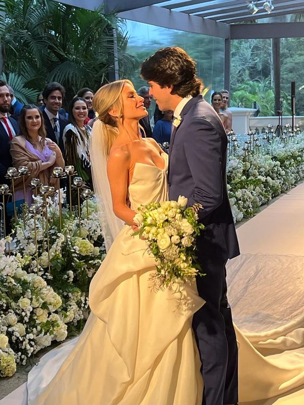 Casamento de Henrique Siniscalchi e Livia Verjovsky