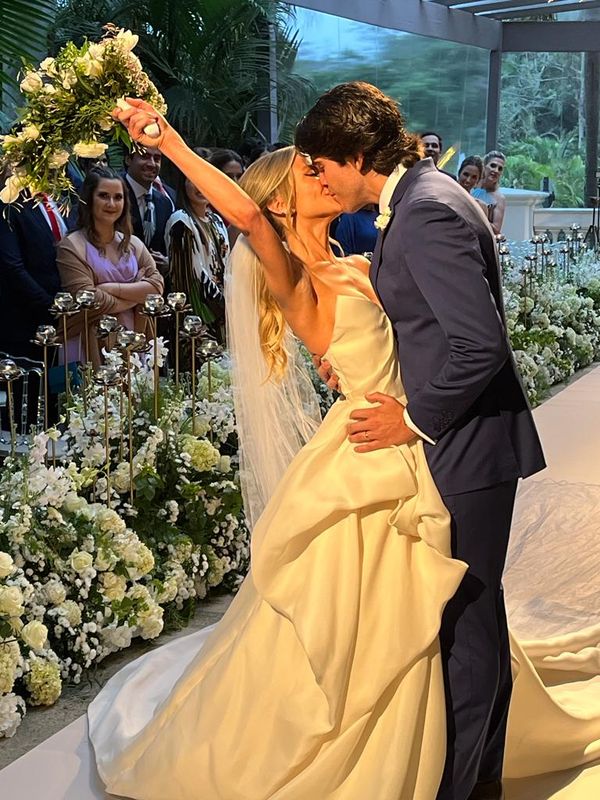 Casamento de Henrique Siniscalchi e Livia Verjovsky