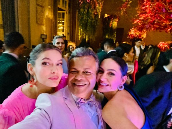 Cizo Silva entre Marcella Tranchesi e Lu Tranchesi