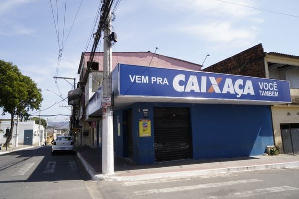 Distribuidora de bebidas usa logomarca da Caixa Econômica e viraliza na internet por Fernando Madeira