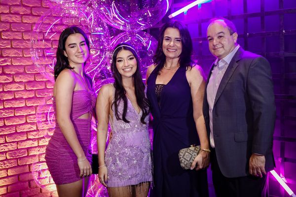 Isabela, Christy Anne e Rodrigo e a aniversariante Alice Zambon Mizuki