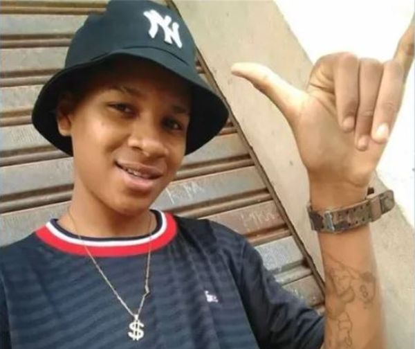 Lázaro Carlos Ramos de 18 anos morreu após ser atingido por três tiros em Vila Velha