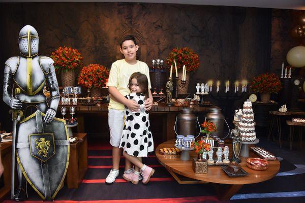 Miguel e a irmã Mirela Torezani