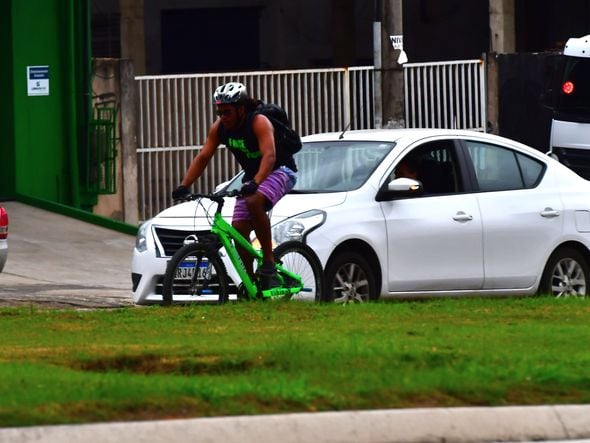 Alto Lage, em Cariacica, tem vários ruas onde ciclistas andam em meio aos veículos automotores por Fernando Madeira