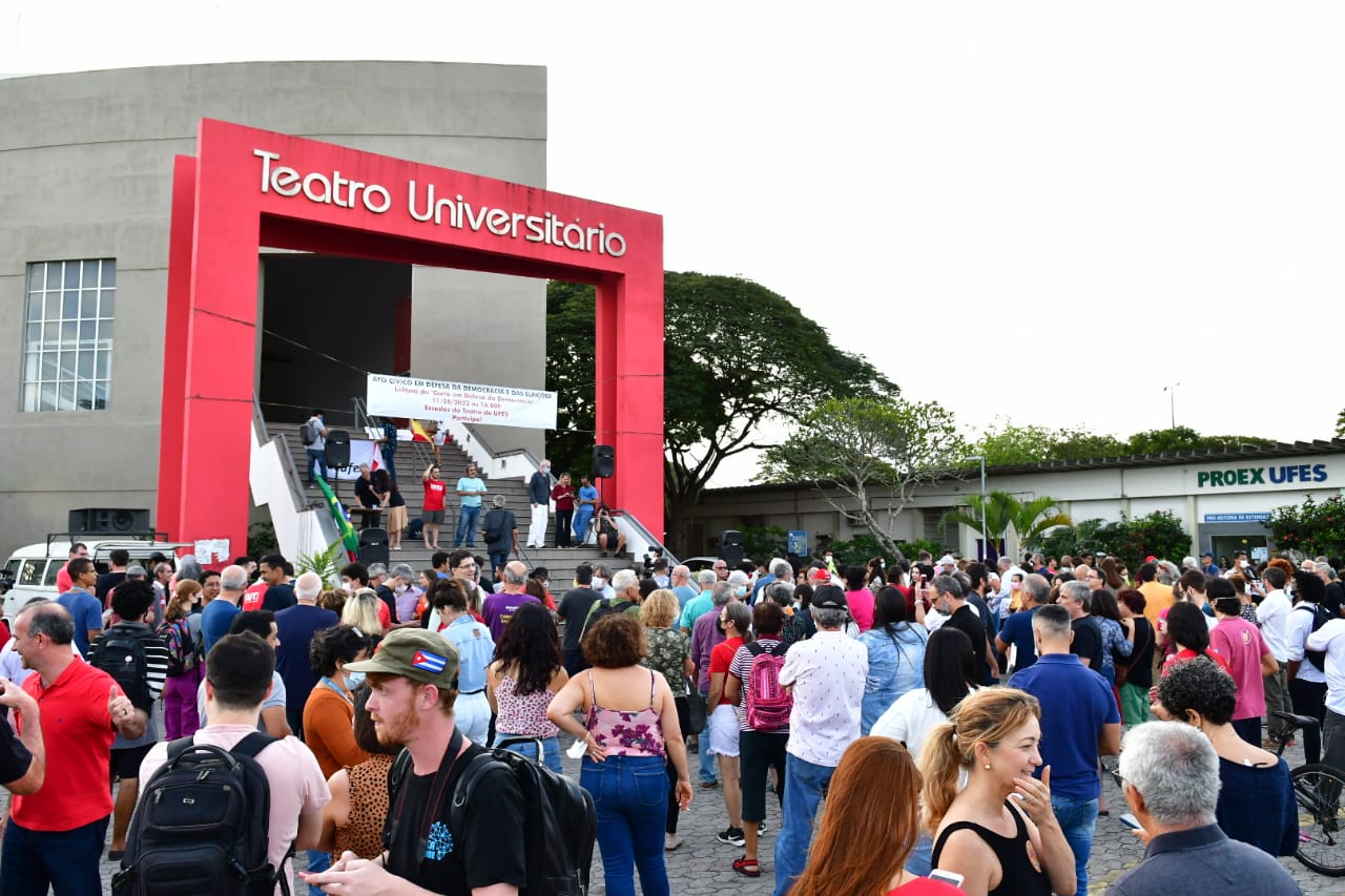 Manifesto une Brasil no dia 11 de agosto contra o golpe: Estado Democrático  de Direito Sempre! - Hora do Povo