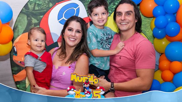 O engenheiro Ramon Cunha, sua esposa Maíra, e seus filhos, Murilo, 5, e Gael, 1