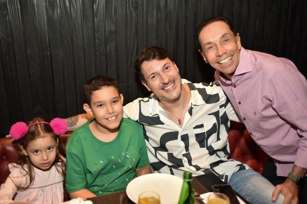 Valdecir Torezani e os filhos Mirela, Miguel e Júnior