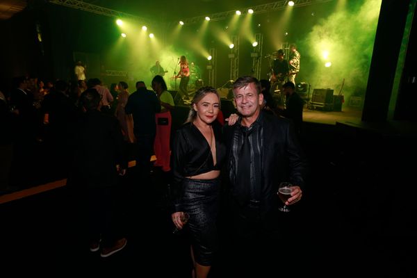 Noite homenageou melhores marcas da região e contou com show de Toni Garrido por Daniel Dias