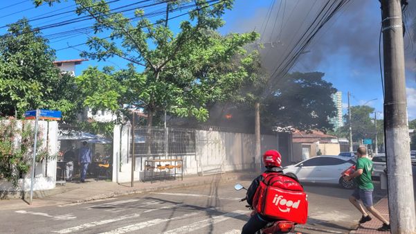 Incêndio no restaurante Sr. Gil, em Jardim da Penha por Caroline Rodrigues