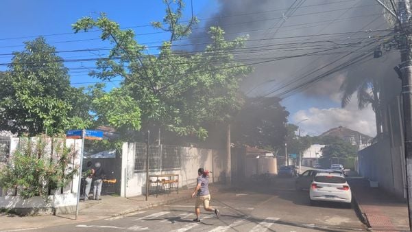 Incêndio no restaurante Sr. Gil, em Jardim da Penha