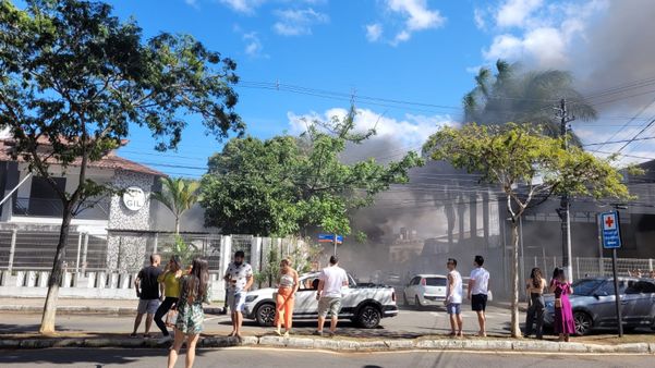 Incêndio no restaurante Sr. Gil, em Jardim da Penha por Caroline Rodrigues