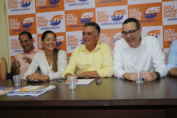 Tenente Andresa, Audifax Barcelos e Nelson Junior em coletiva de imprensa na sede do Solidariedade, em Vila Velha