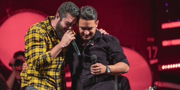 Henrique & Juliano contam com a música mais tocada da história do Spotify no Brasil: 
