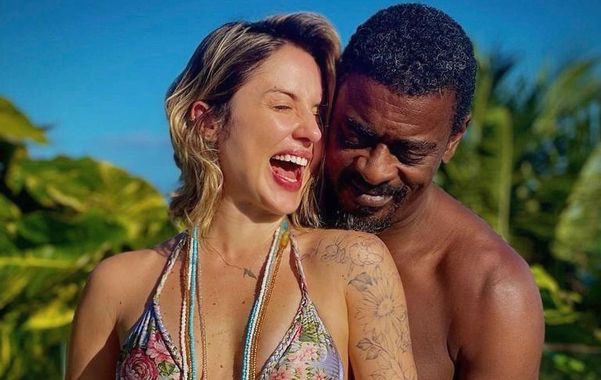 Karina Barbieri anuncia gravidez de primeiro filho com Seu Jorge no Instagram