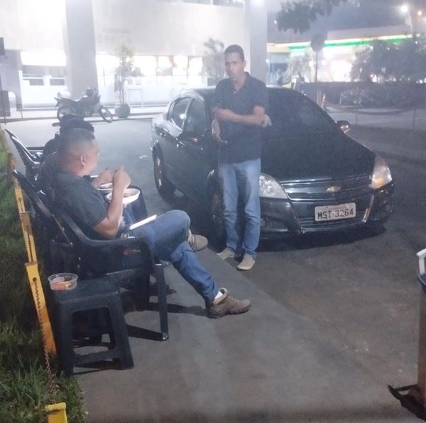 Primeiro dia de campanha dos candidatos ao governo do ES: Capitão Vinicius Sousa conversa com trabalhadores em Cachoeiro de Itapemirim