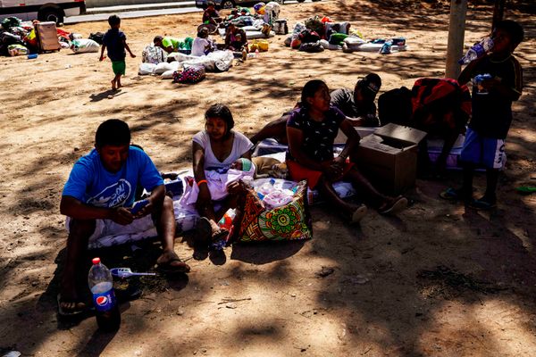 Venezuelanos desembarcam em área próximo à rodoviária de Vitória por Vitor Jubini