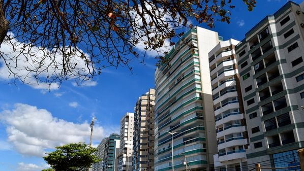 A verticalização das cidades pode representar uma preocupação no que tange à mobilidade urbana; no entanto, uma análise mais aprofundada leva a uma conclusão oposta