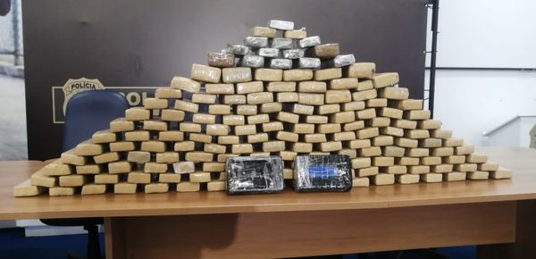 Mais de 100 quilos de drogas foram apreendidas em casa na Serra