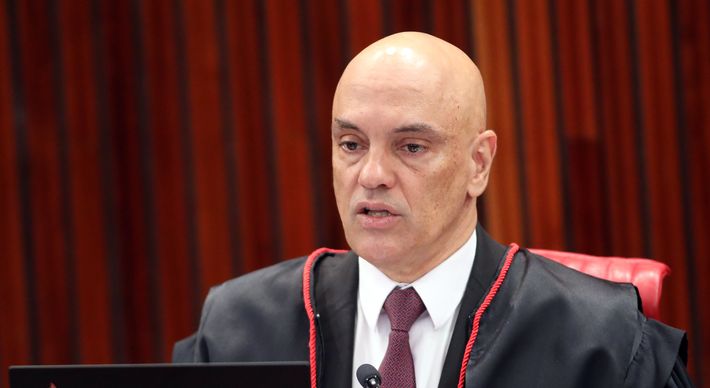 Aliados de Bolsonaro tentam convencer novo presidente do TSE a aceitar sugestões das Forças Armadas