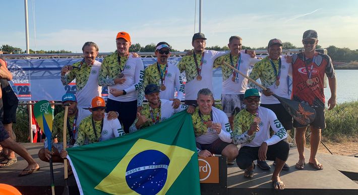 Jefferson Cabral, Carlos Fernando Bolsanello, João Paulo Helal e Wesley Oliveira fizeram parte da equipe Master 40, que conquistou o bronze na competição